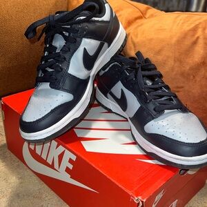 Women dunk low retro Wolf grey/ dark obsidian size 8.5 in women 7 in men